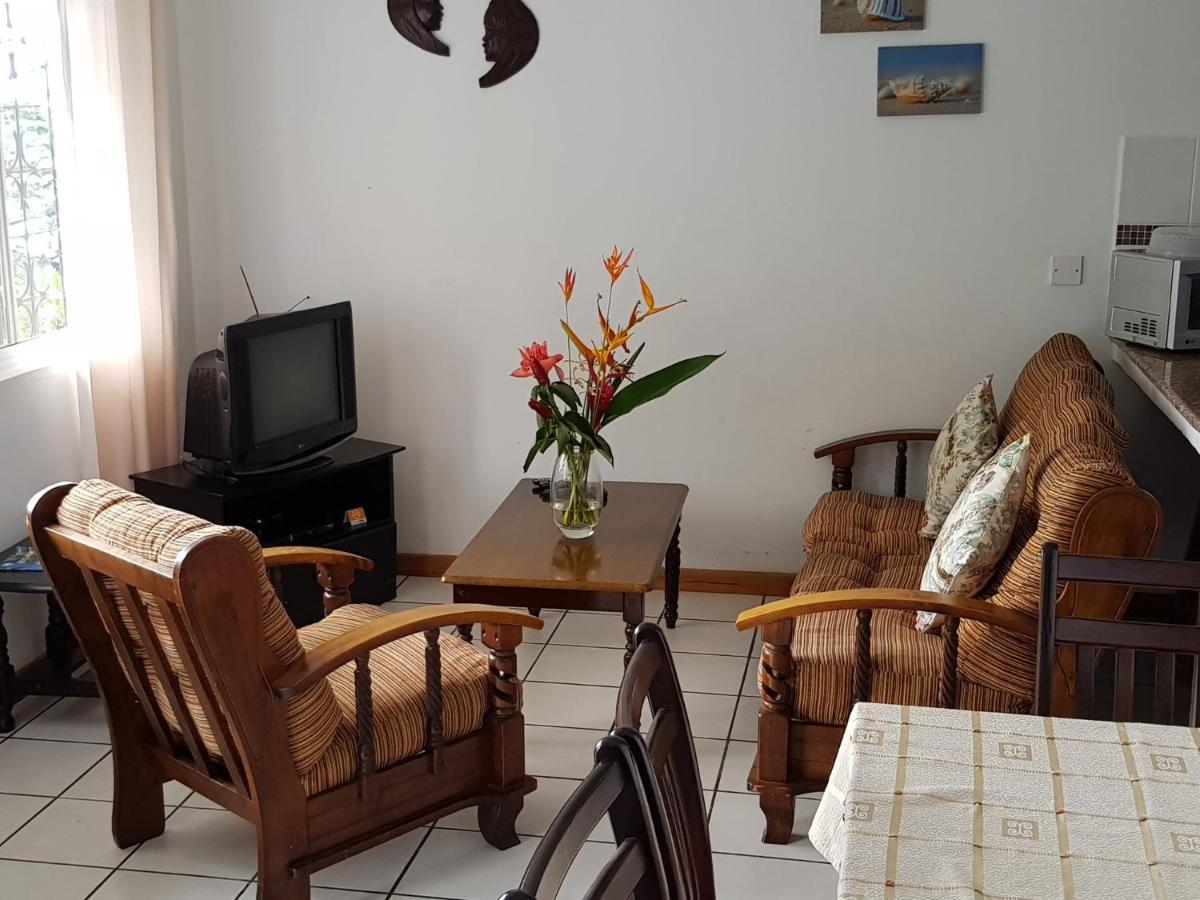 Chepsted Chalets Glacis  ภายนอก รูปภาพ