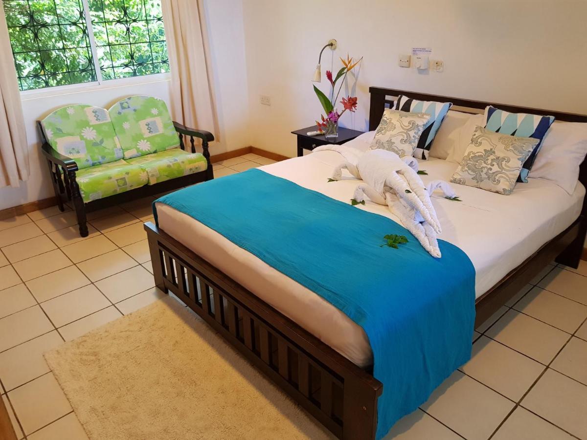 Chepsted Chalets Glacis  ภายนอก รูปภาพ